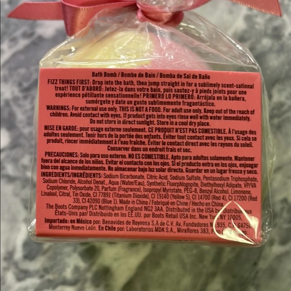 New‎ Soap & Glory Fizz-A-Ball Bath Bomb